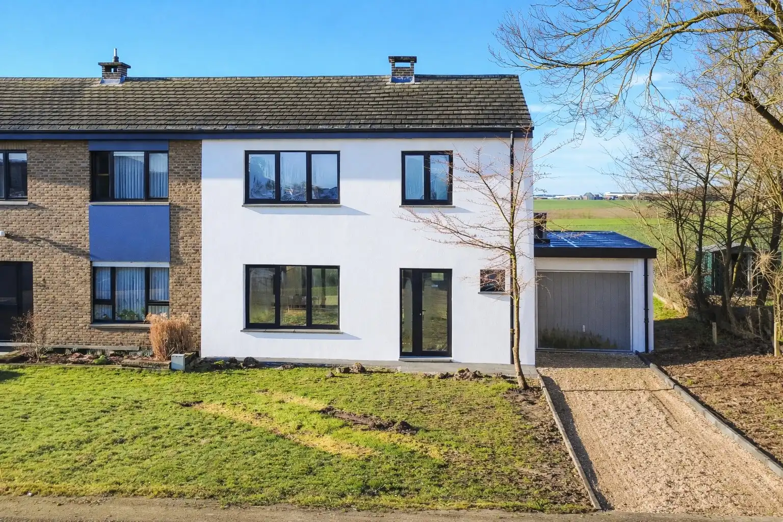 VOLLEDIG VERNIEUWDBOUWDE WONING 3 SLP+BUREAU! foto 2