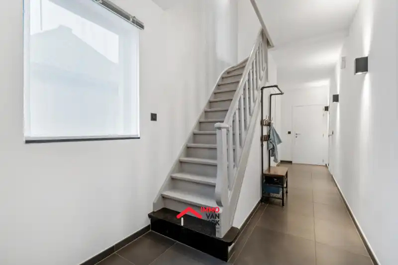 Totaal vernieuwde instapklare woning OB - Lokeren Heieinde. foto 10