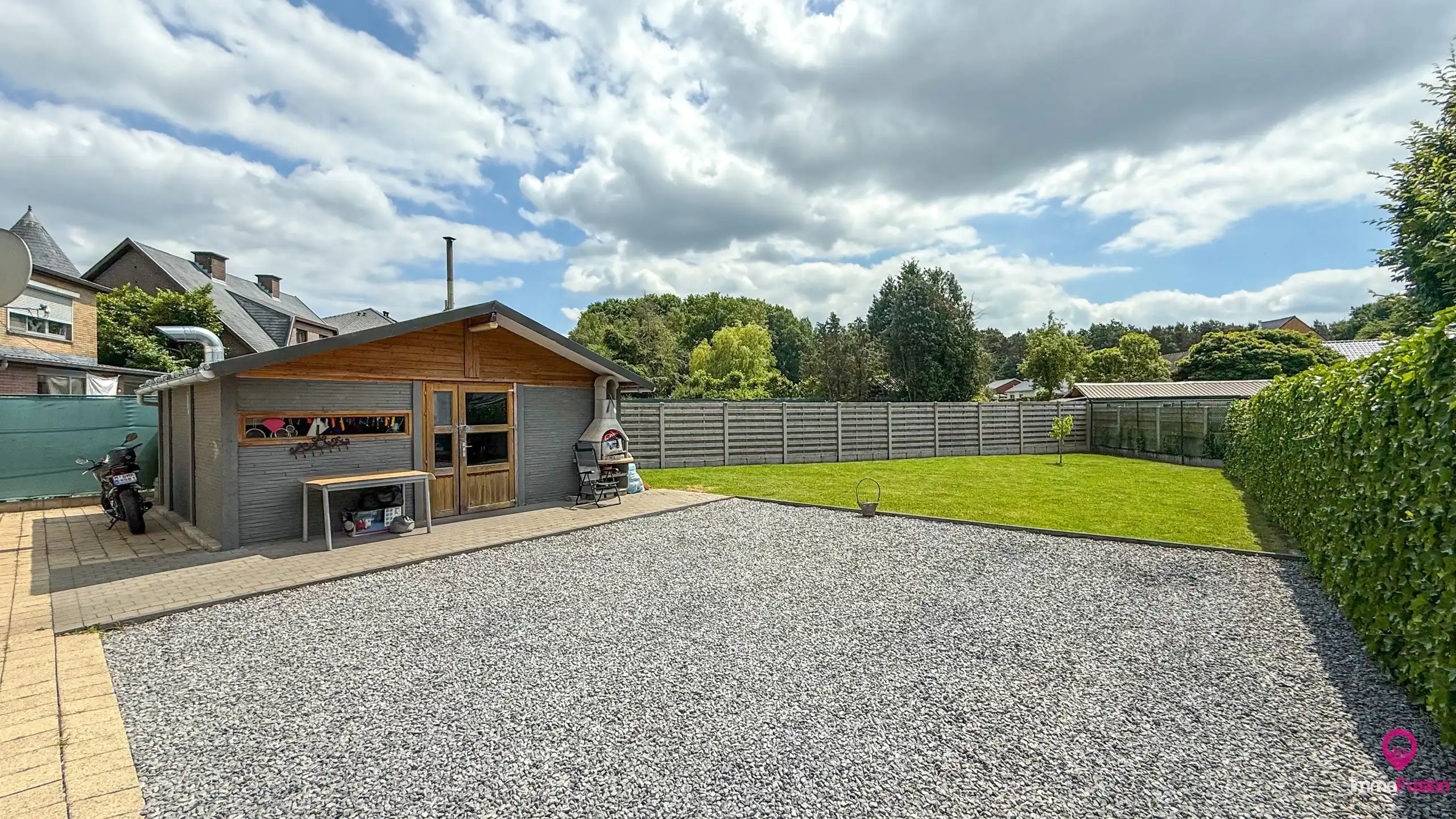 Ruime woning van 285m² met 5 slpks en apart bureel ruimte!  foto 32