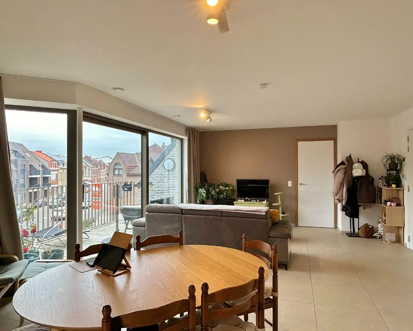 Nieuwbouwappartement met terras en autostandplaats foto 2