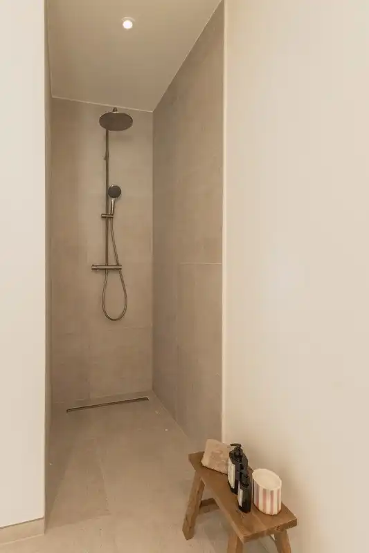 Hectaar realiseert Residentie De Gendarmerie: een modern nieuwbouwproject in combinatie met een klasse volle renovatie op de hoek van de Sint-Pieterskaai met de Vaartstraat te Brugge. foto 16