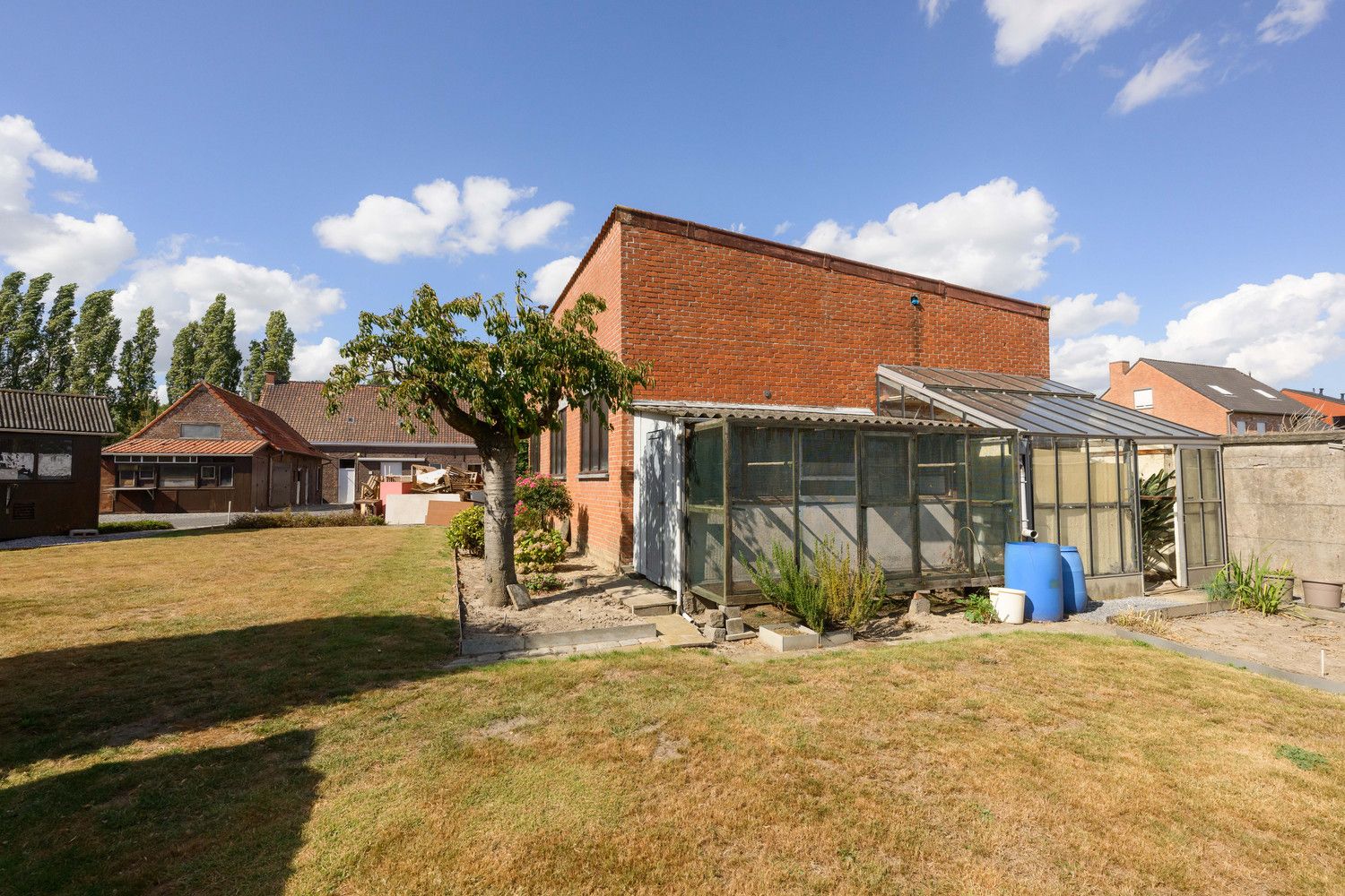 Totaal te renoveren woning te Ardooie. foto 40