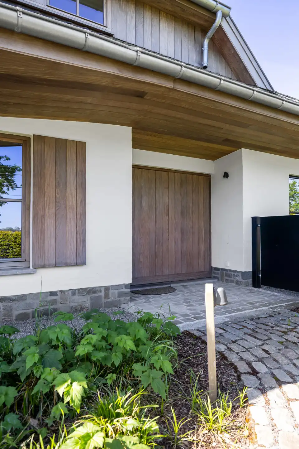 Luxueuze villa met bijgebouw en mogelijkheid tot aankoop achtergelegen weilanden.  foto 2