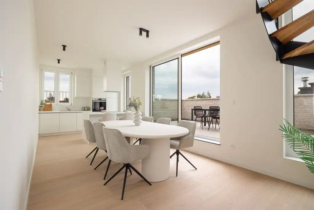 Hoogwaardig afgewerkt duplex app met ruim terras foto 4