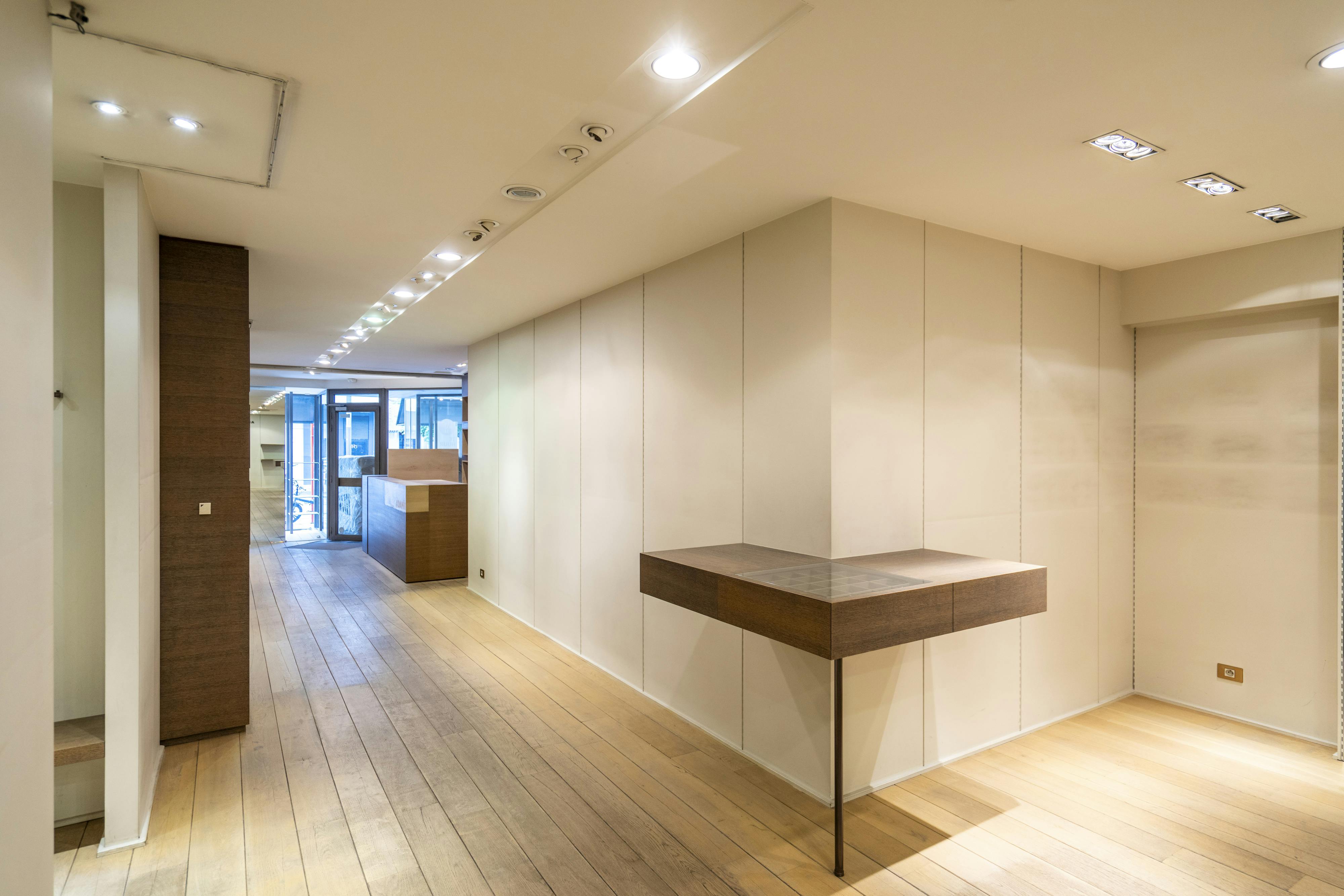 Verhuurd handelspand met appartementen te koop in Kortrijk (opbrengsteigendom) foto 19