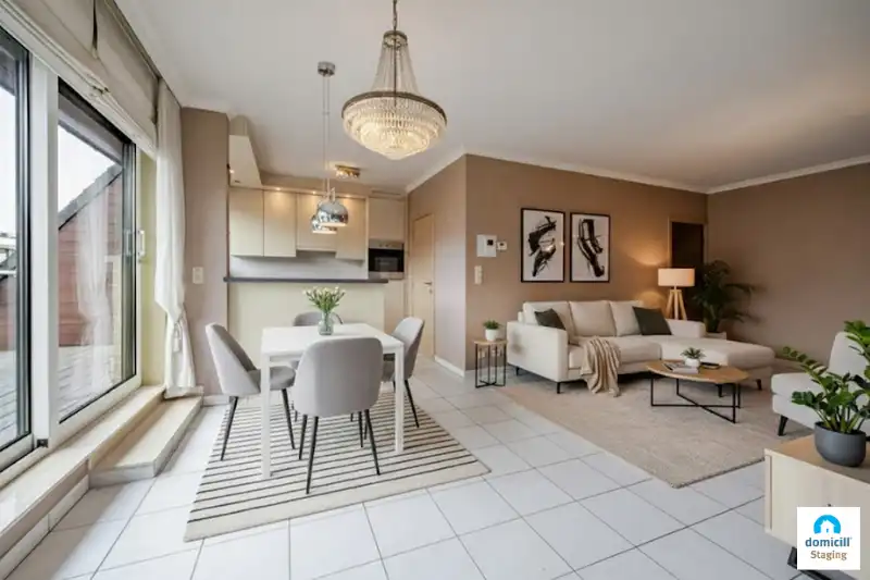 Roeselare-centrum. Lichtrijk 2-slaapkamerappartement in hartje Roeselare met vooraan en achteraan prachtige terrassen. Overal dichtbij en op 4 hoog gelegen ! foto 3