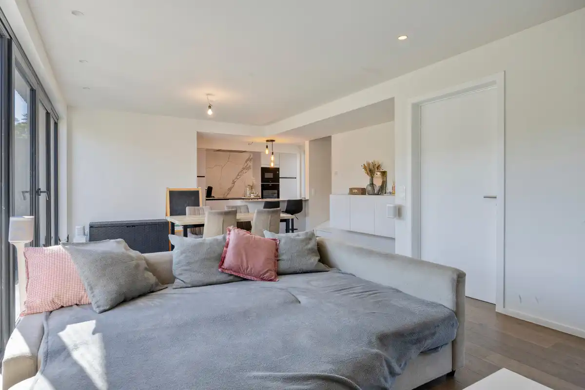 RECENTE HEDENDAAGSE WONING OP 5A12CA MET 3 SLK TE GUIGOVEN. INTERESSANT INVESTERINGSPAND. foto 2