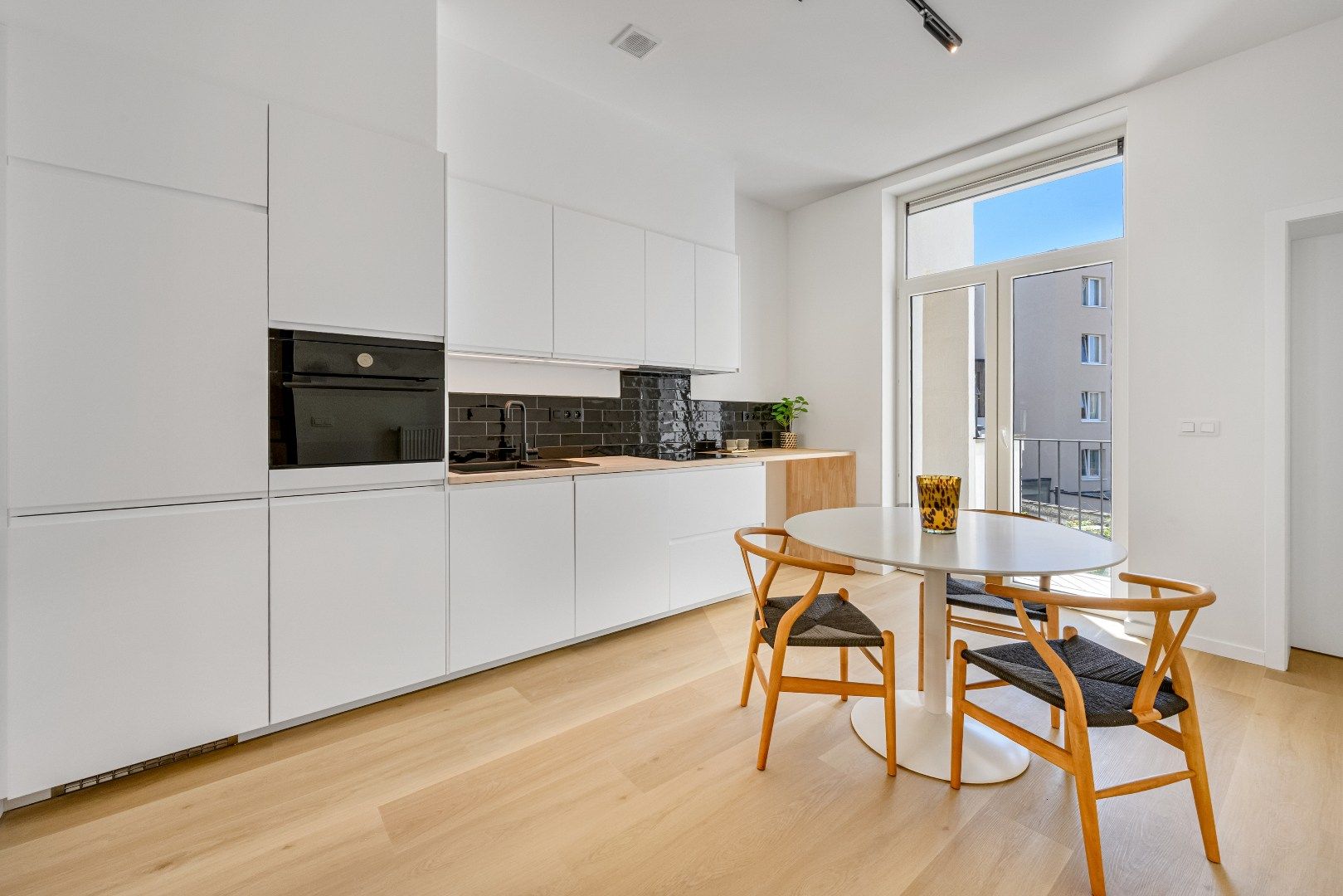 Stijlvol wonen in een  gerenoveerd appartement nabij Station Gent-Sint-Pieters foto 8