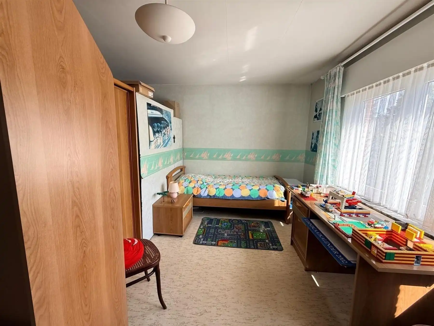 3-GEVEL WONING MET TUIN OP 8 ARE foto 10