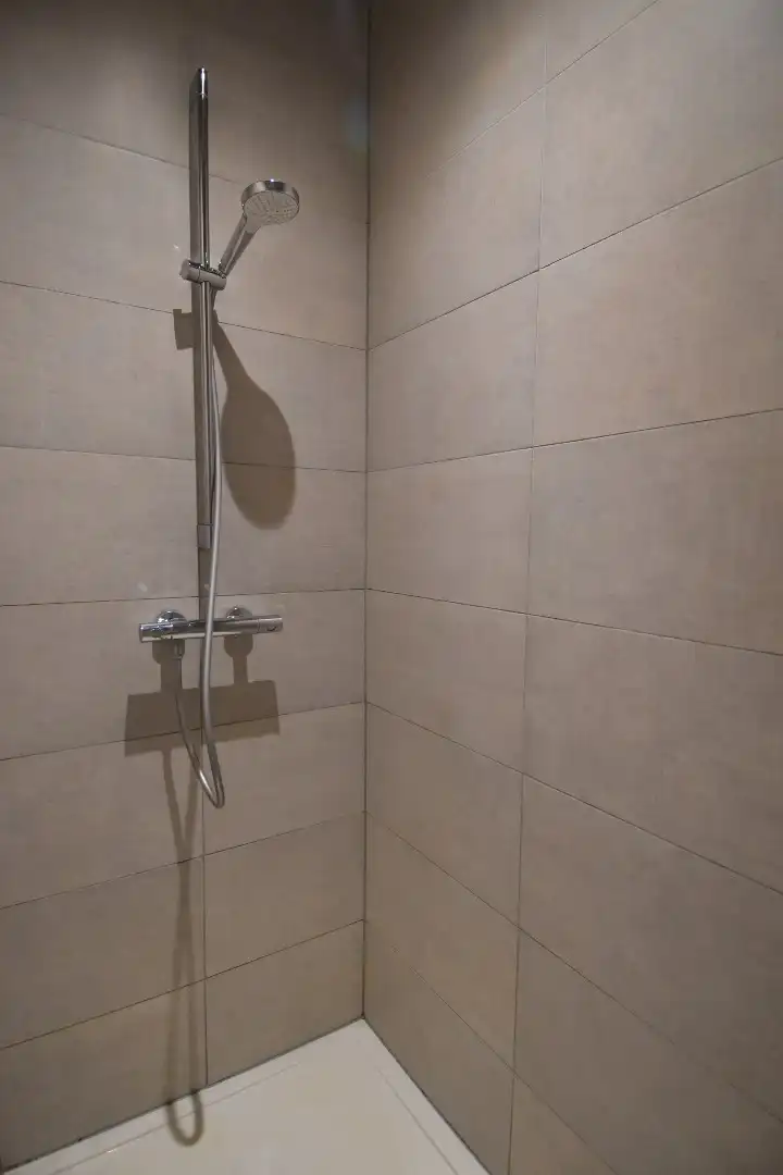 Rijwoning met 3 slaapkamers en tuin in Kortrijk foto 10