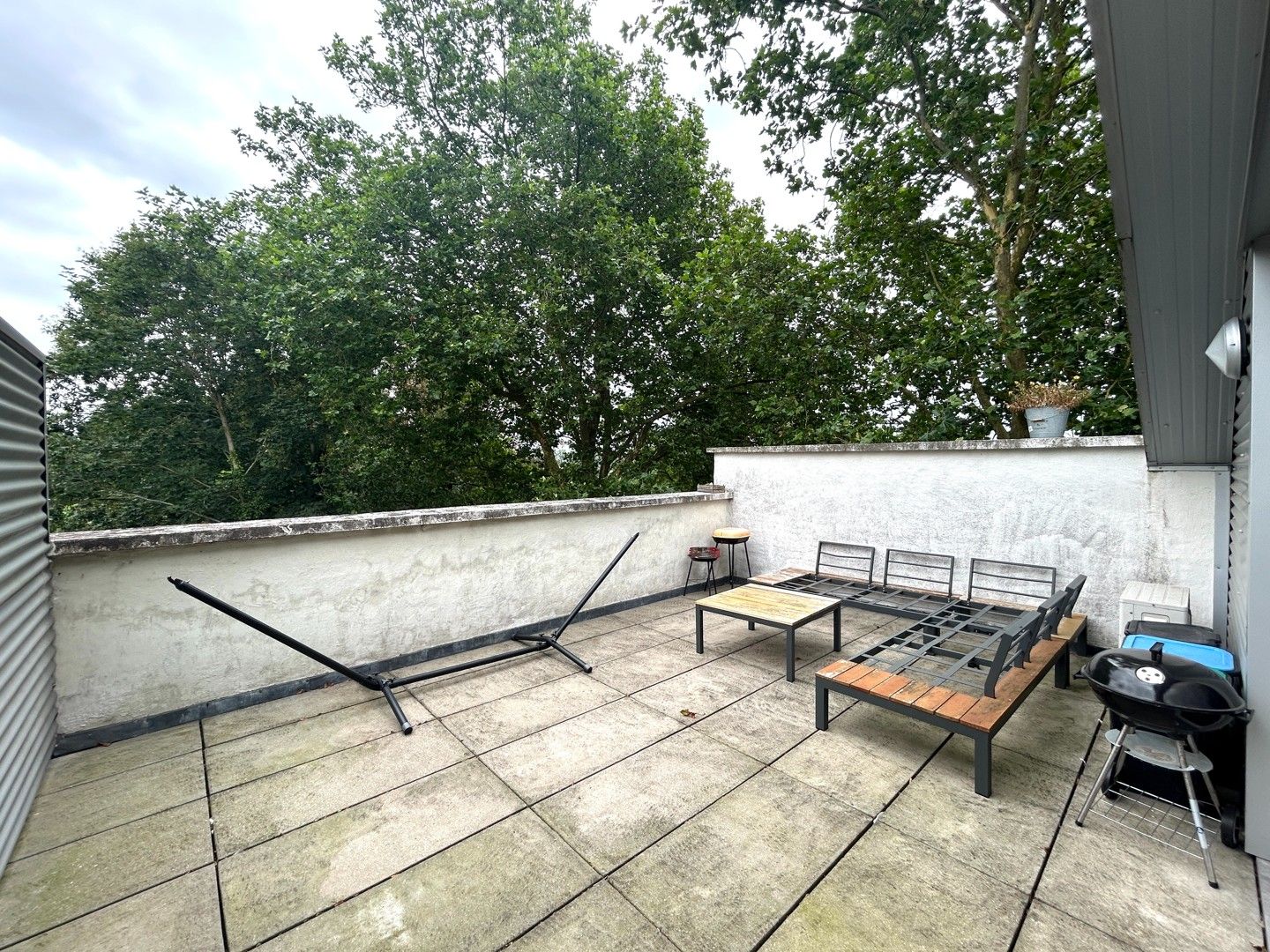 Instapklaar appartement nabij centrum Oostrozebeke! foto 6