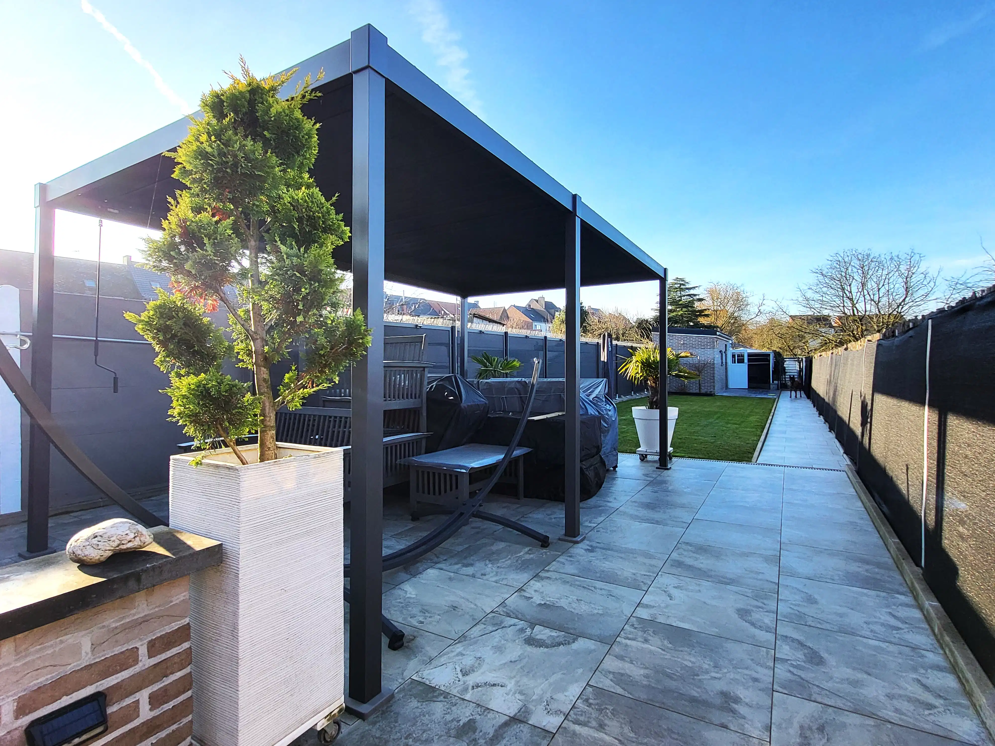 Deze charmante en verrassend ruime woning combineert karakter met hedendaags comfort en is gelegen op een perceel van 341 m² met een zuidwestgericht terras. foto 8