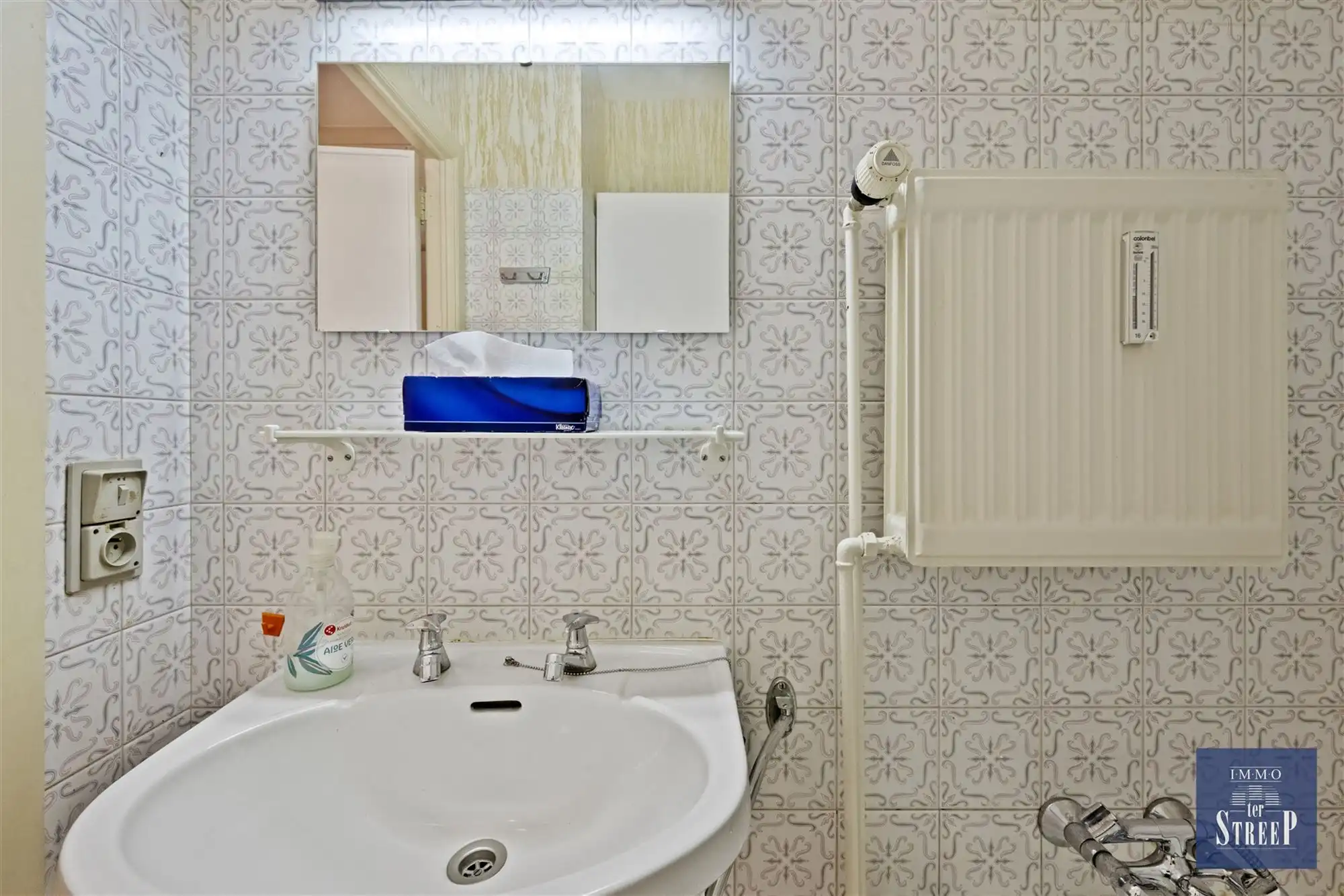 Studio met zijdelings zeezicht foto 9