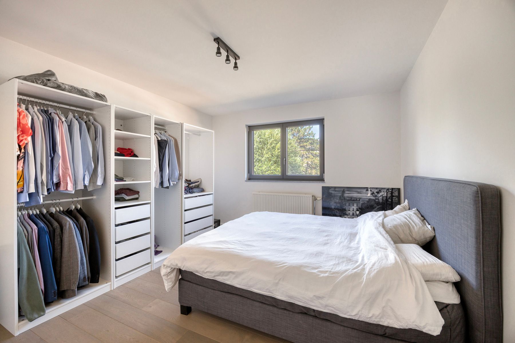 Instapklaar appartement met 2 slaapkamers, aangenaam terras foto 9