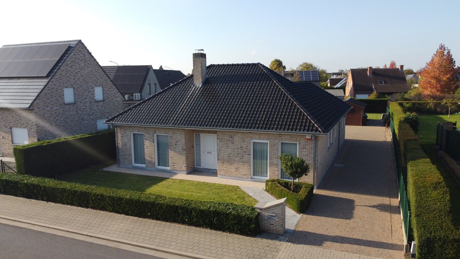 Rustig gelegen woning op mooi perceel! foto 2