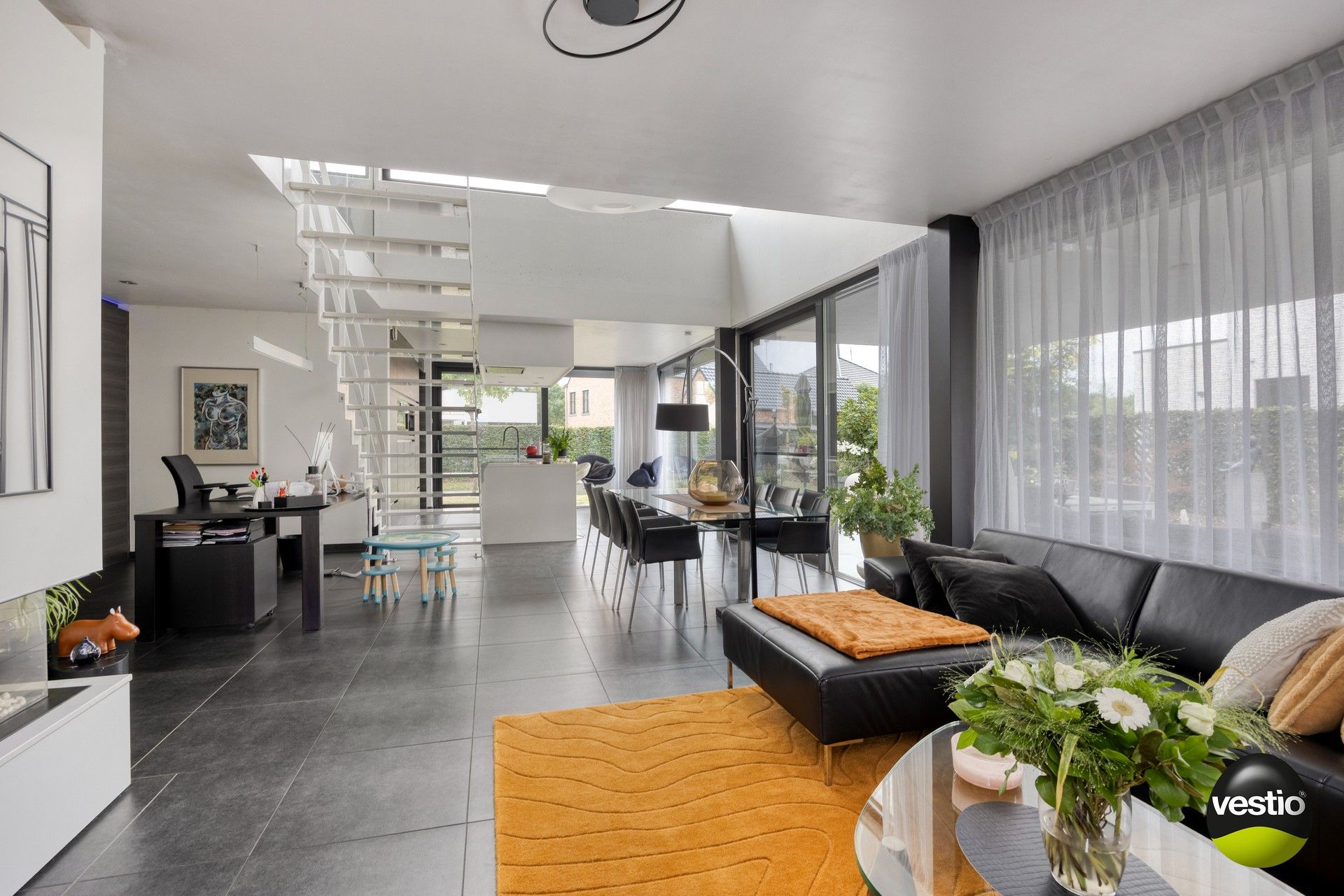 MODERNE VILLA – TOPAFWERKING IN RUSTIGE WIJK foto 9