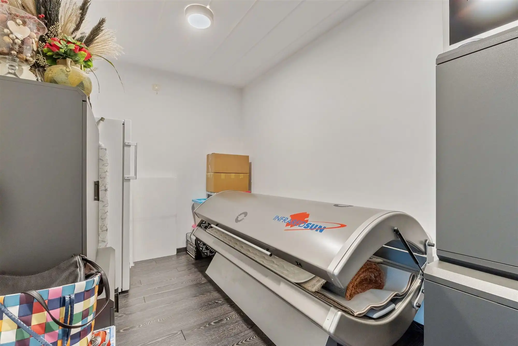 PERFECT ONDERHOUDEN GELIJKVLOERS APPARTEMENT MET 2 SLAAPKAMERS EN RUIME TUIN MET CARPORT EN BERGING TE HEUSDEN foto 17