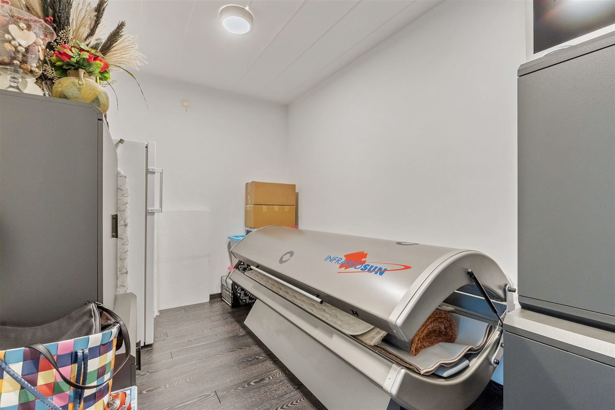 PERFECT ONDERHOUDEN GELIJKVLOERS APPARTEMENT MET 2 SLAAPKAMERS EN RUIME TUIN MET CARPORT EN BERGING TE HEUSDEN foto 17