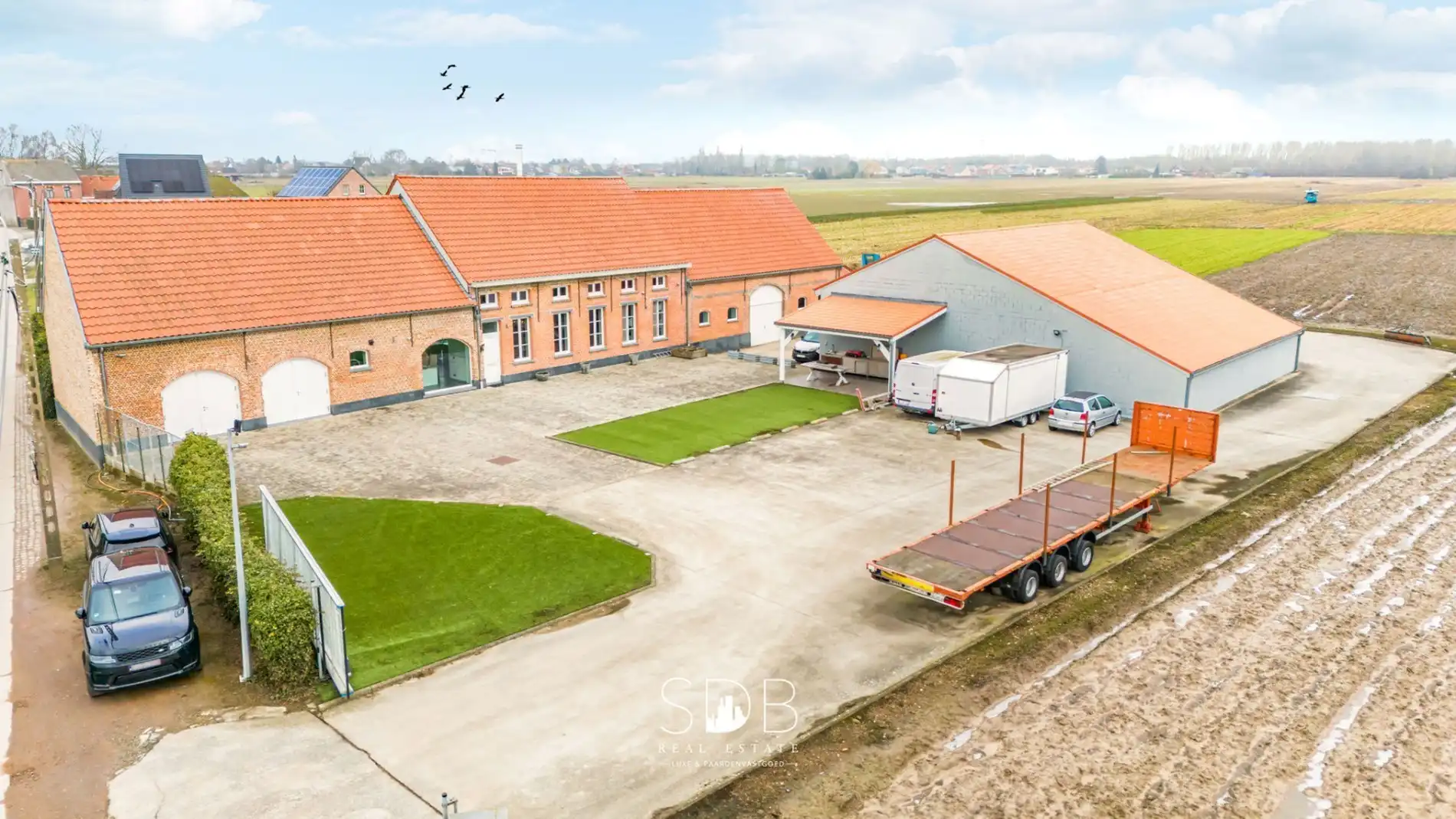 Prachtige villa in hoevestijl met bijgebouwen en akkerlanden/weilanden op 1,45ha foto 6