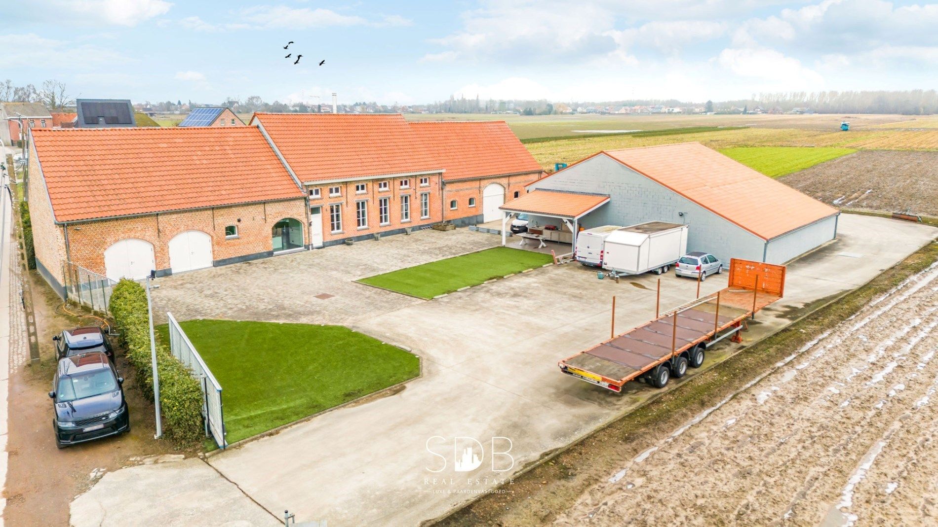 Prachtige villa in hoevestijl met bijgebouwen en akkerlanden/weilanden op 1,45ha foto 6