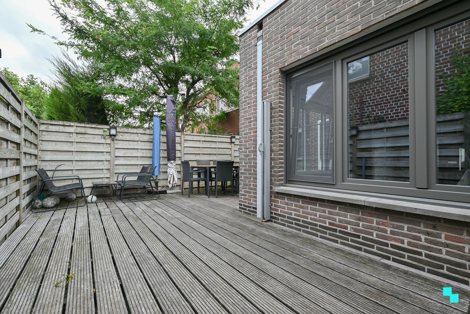 Gunstig gelegen ééngezinswoning te Sint-Eloois-Winkel met dubbele carport, garage en 4 slaapkamers foto 12
