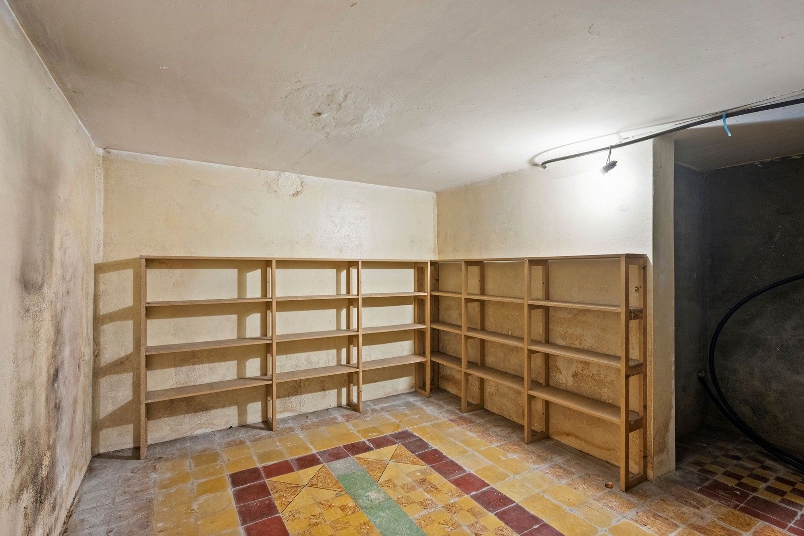 Vrijstaande woning in tweede lijn met 2 kamers op het gelijkvloers en voldoende stockageruimte en gesloten garage van 40m² foto 20