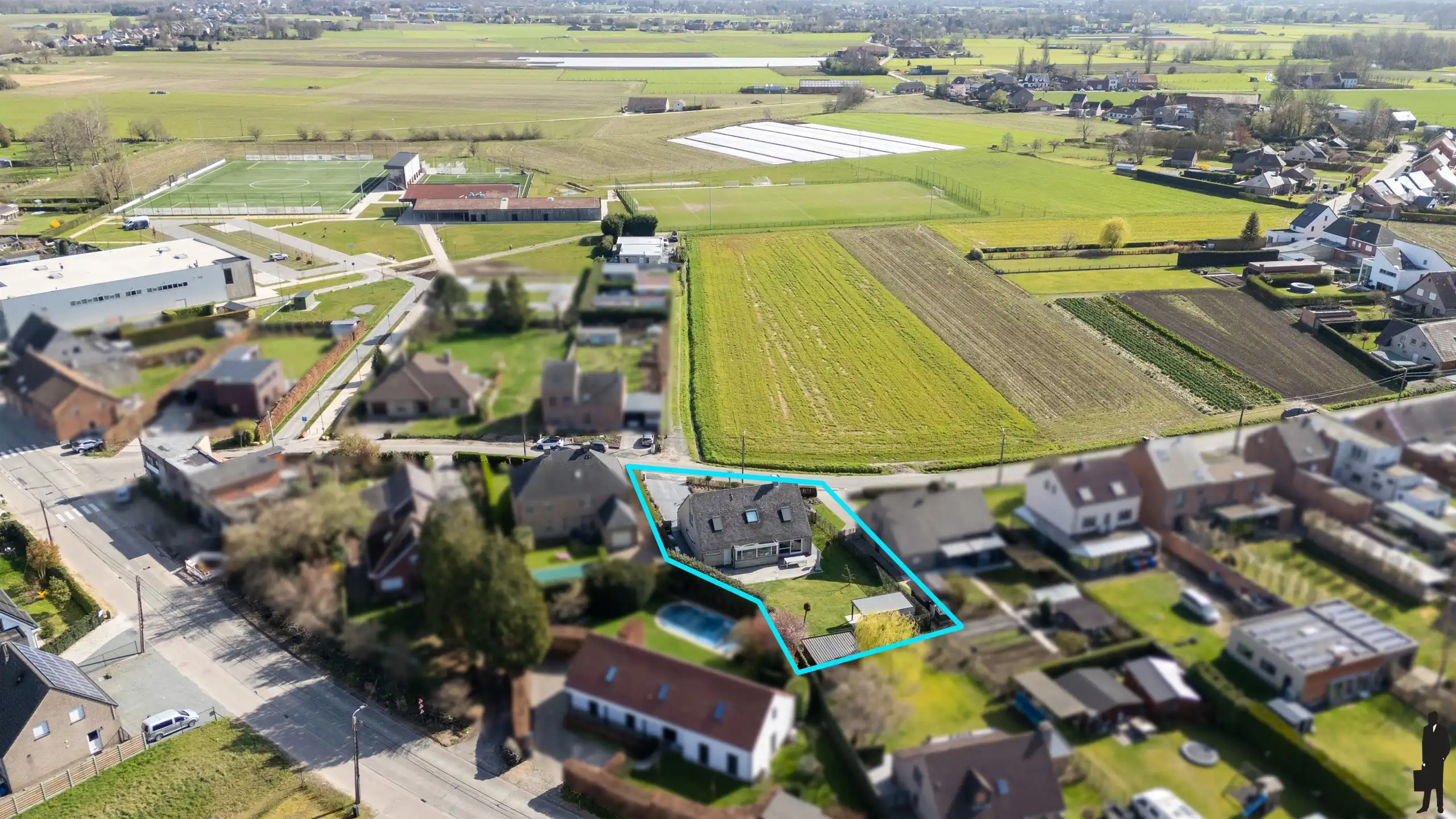 Instapklare woning met 3 slaapkamers en bureauruimte op toplocatie te Leest. foto 24