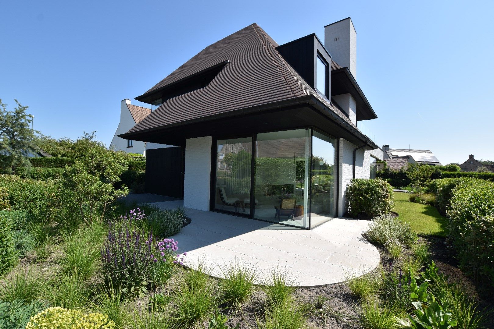 Prachtige nieuwbouwvilla met hoogwaardige afwerking in een residentiële wijk te Knokke foto 2