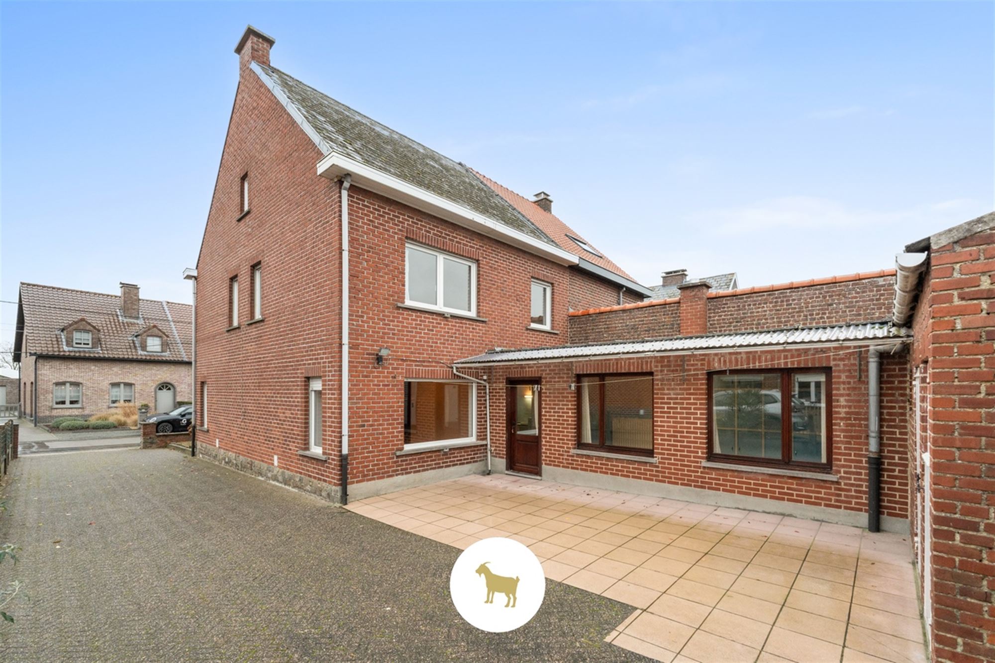 Te renoveren HALFOPEN WONING met 3 SLAAPKAMERS en GARAGE op een ruim PERCEEL GROND van 843m² foto 20