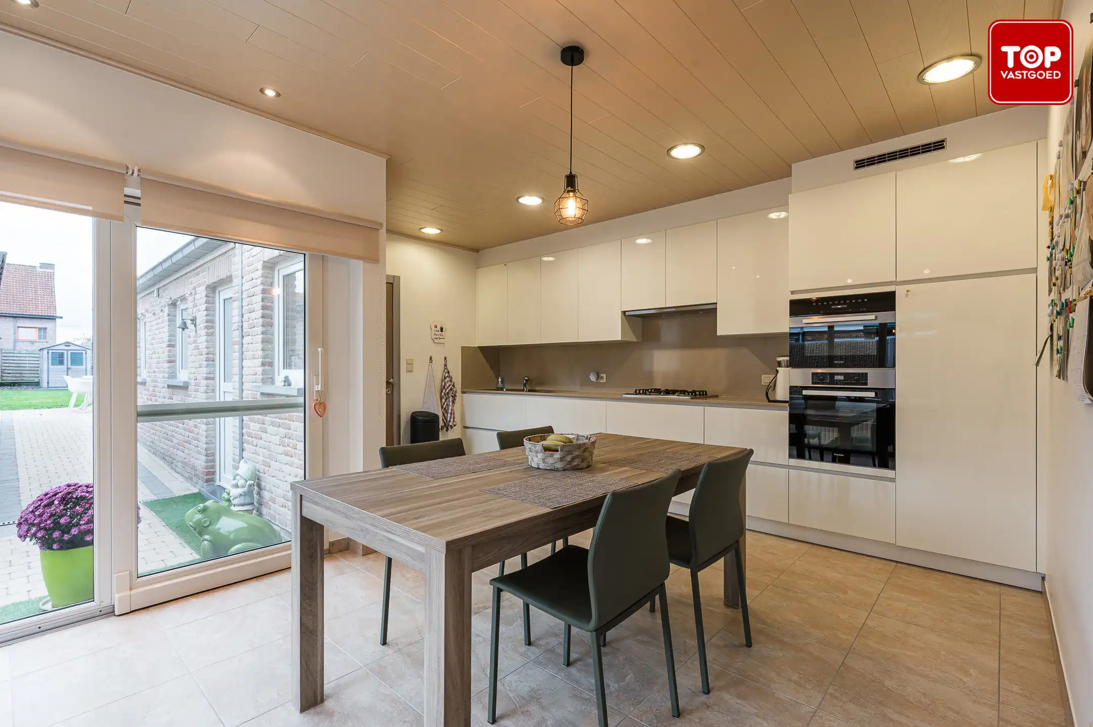 Instapklare woning met 4 slaapkamers en prachtige tuin foto 8