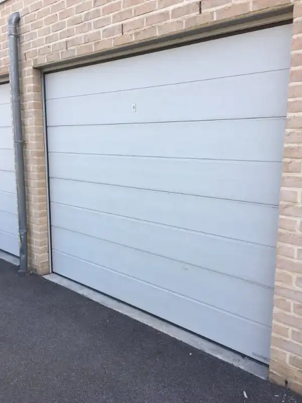 Appartement met twee slaapkamers - ruim terras en garagebox foto 17