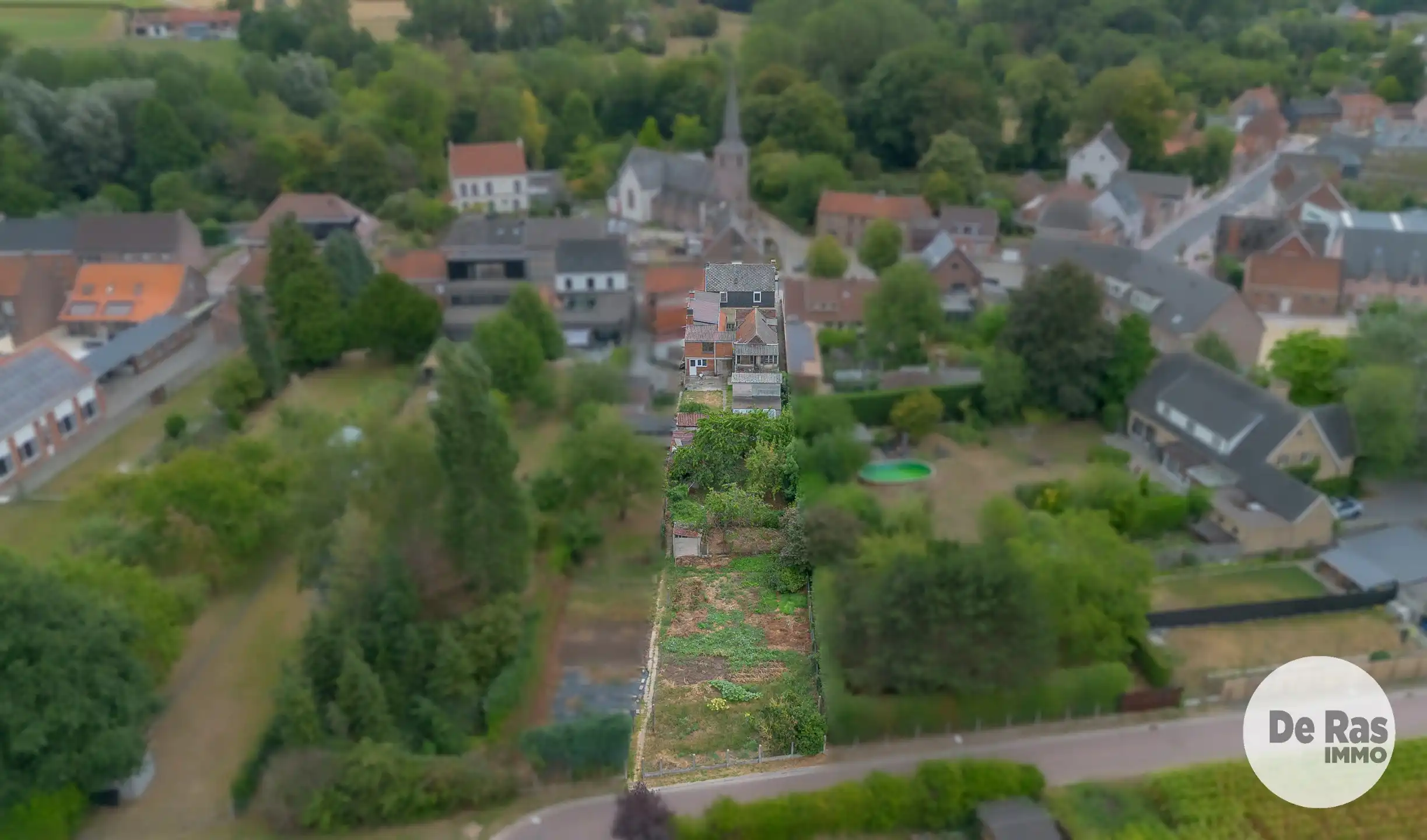 OOSTERZELE - Te renoveren woning met tal van mogelijkheden foto 3