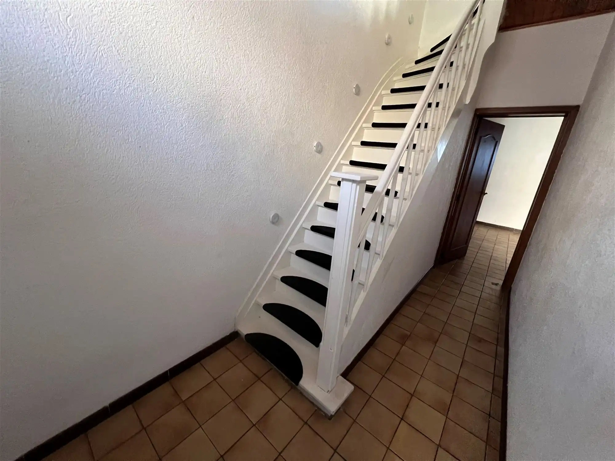 Huis met 3 slaapkamers en koer foto 17