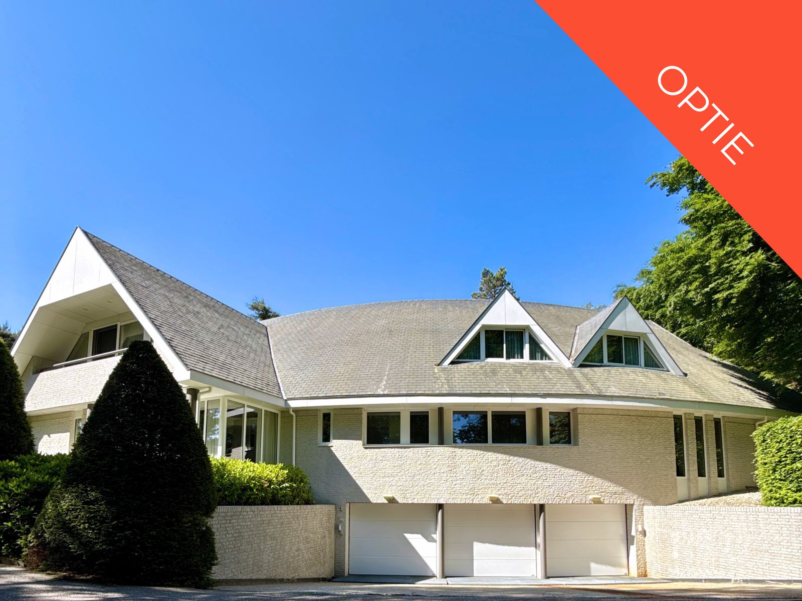 Villa te koop foto {{pictureIndex}}