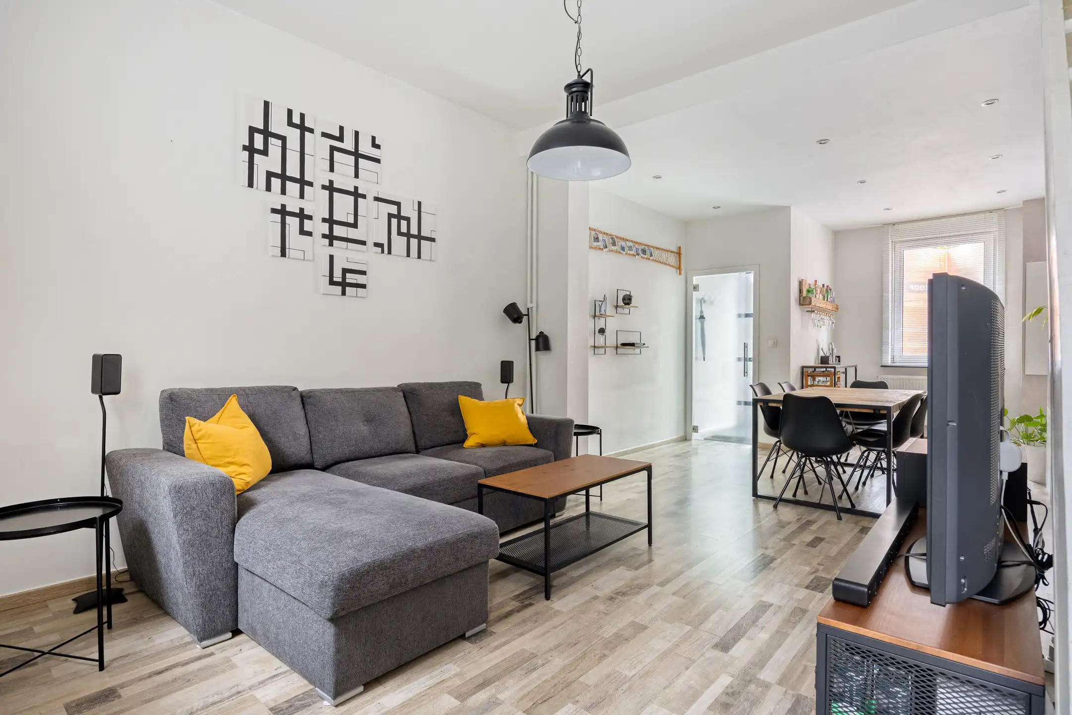 Instapklare woning met tuin op uitstekende locatie foto 2