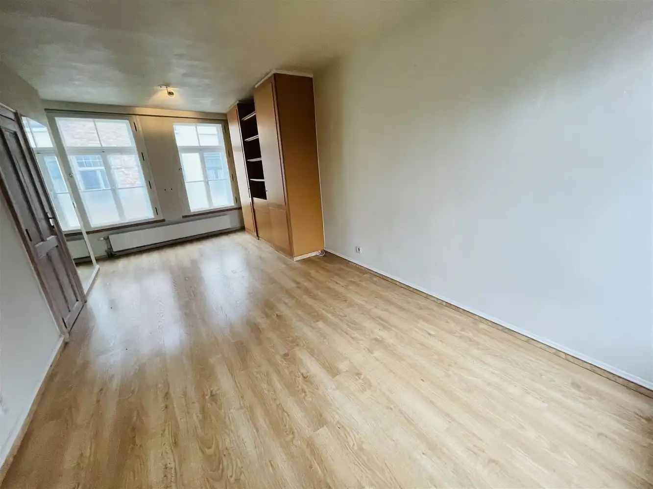 In één van de mooiste straten van Brugge centrum, vlakbij alle winkels CHARMANT ENERGIEZUINIG LICHTRIJK WOONHUIS met stadsTUINTJE, 3 SLAAPKAMERS, 2 BADKAMERS , Mogelijkheid om GARAGE bij te kopen foto 14