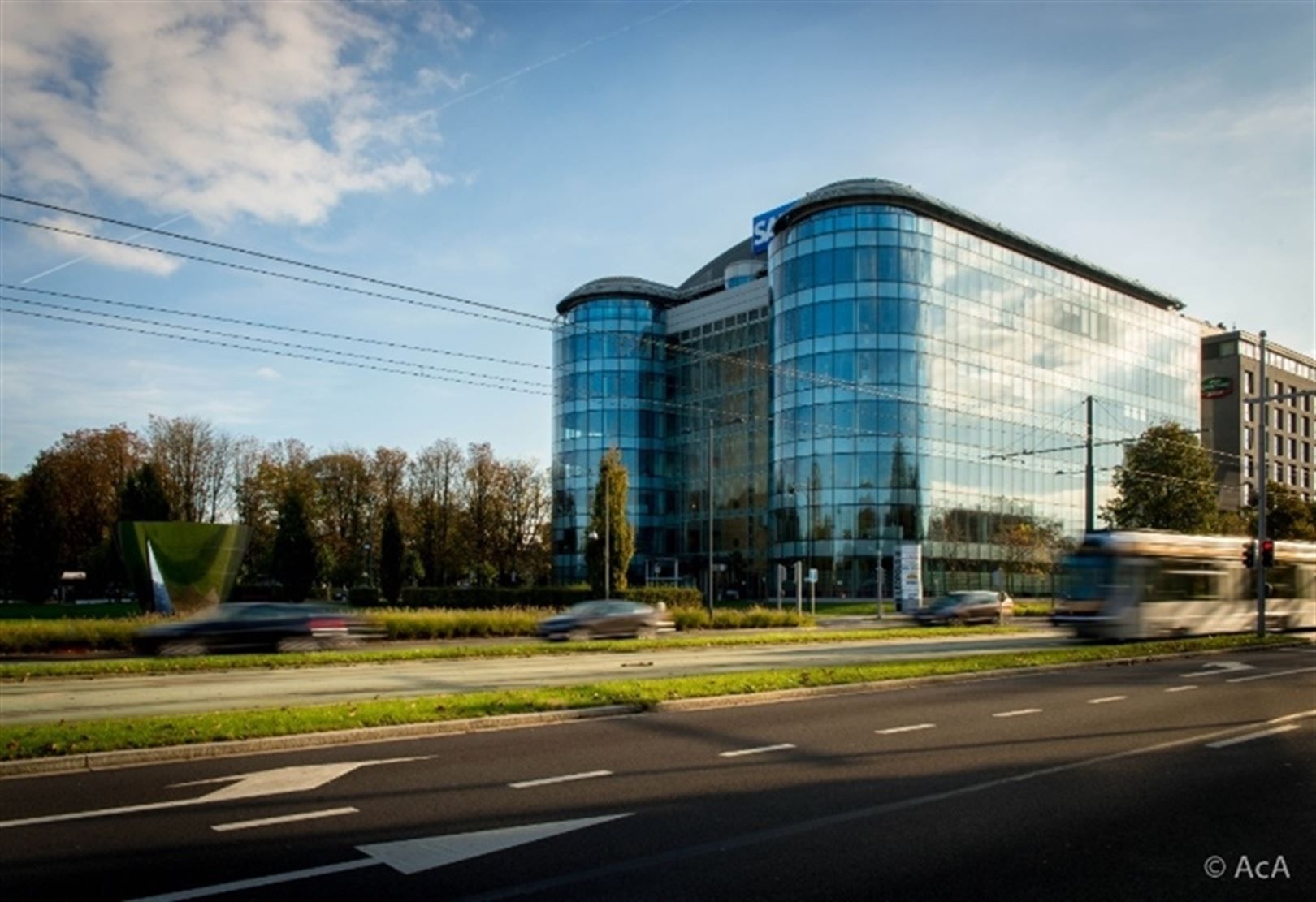 LEOPOLD THREE: 394m² - 1.663 m²/verdieping foto {{pictureIndex}}