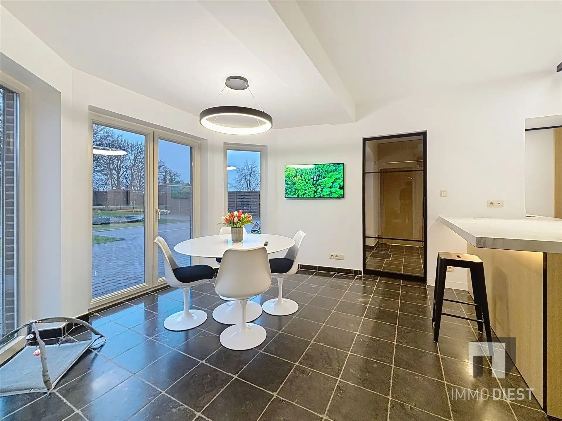 Klasse villa met moderne inrichting in Paal foto 16