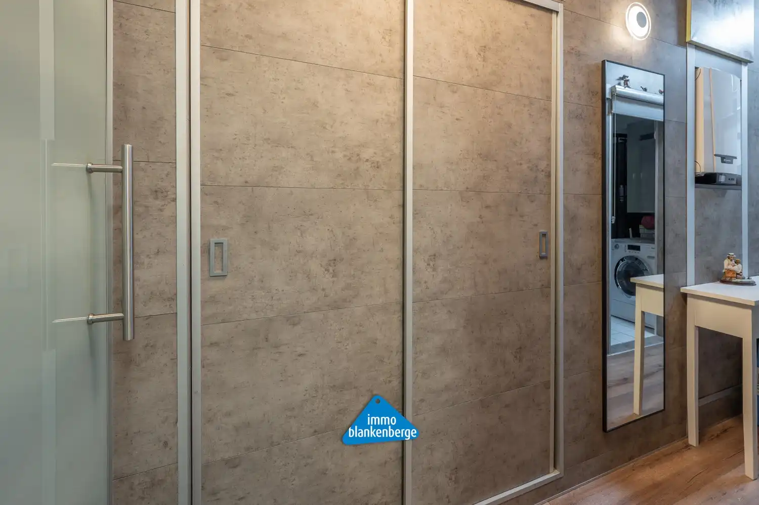 Mooie gemeubelde studio met slaaphoek in Residentie Strand op de Zeedijk foto 12