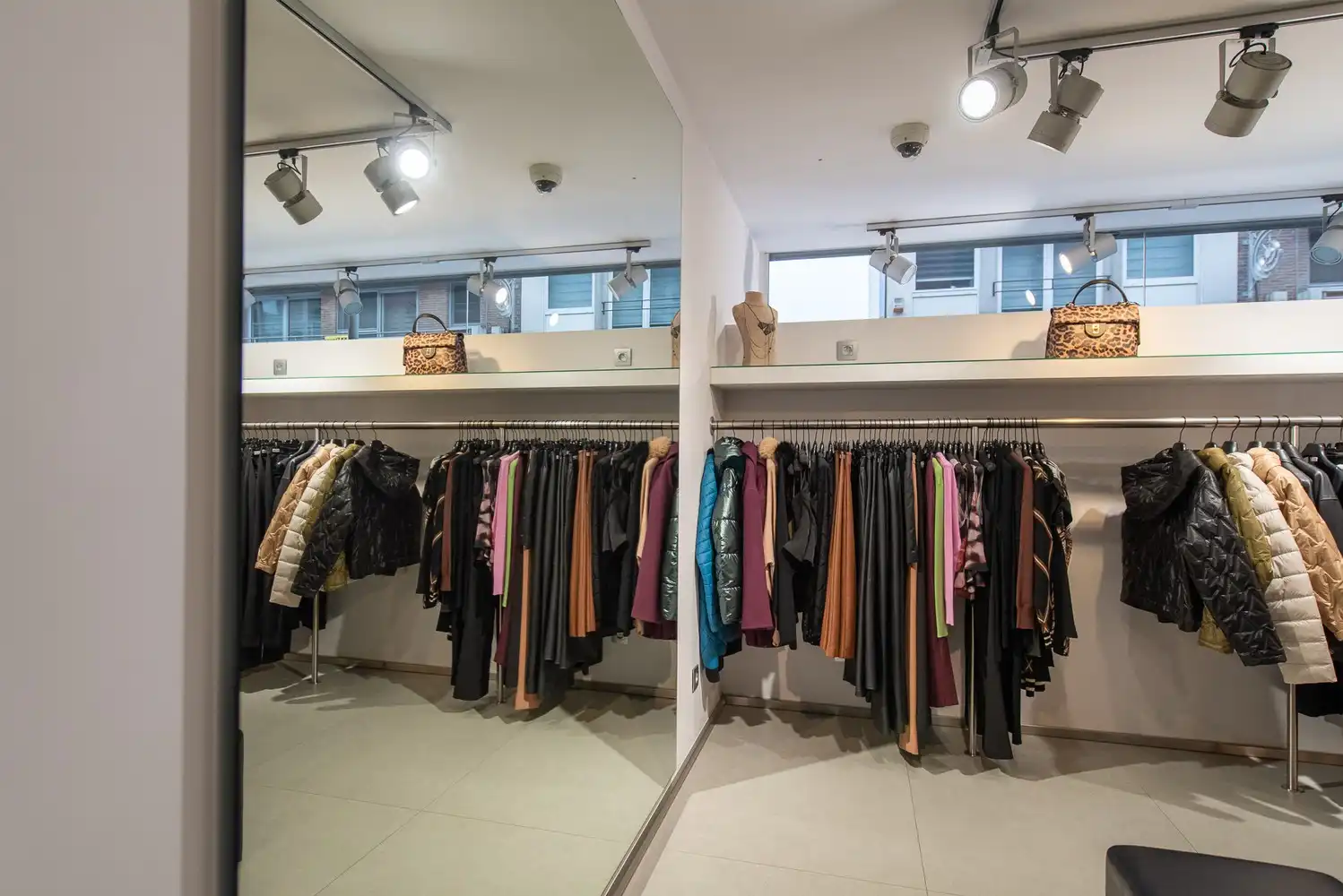 Handelspand in het Centrum van Genk foto 11