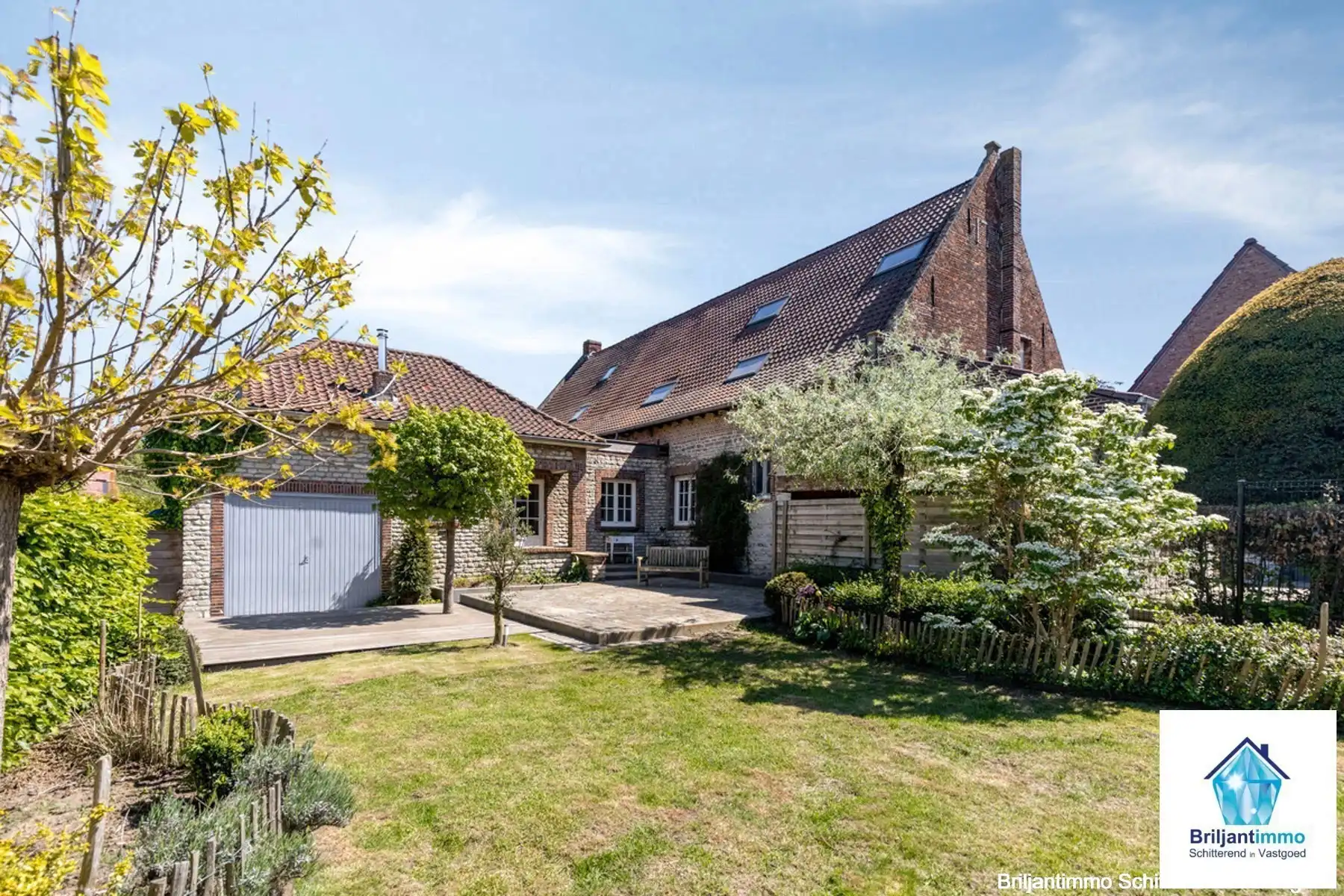 Uiterst charmante en gerenoveerde hoeve met gezellige tuin foto 28
