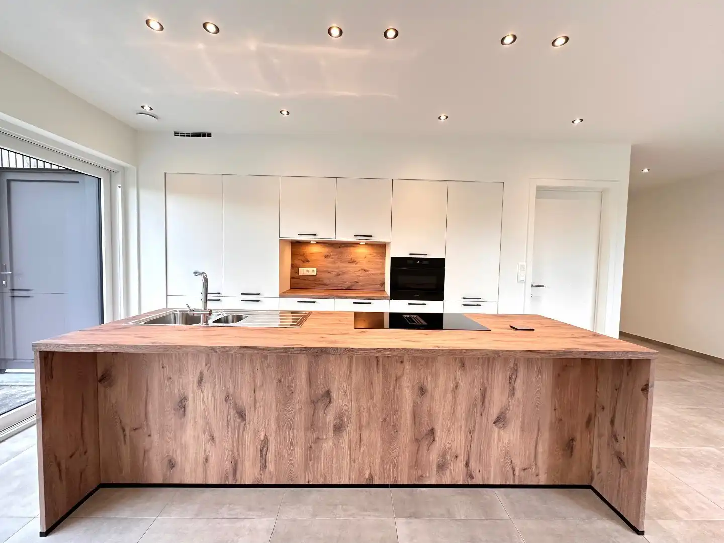 Te huur: prachtige nieuwbouwwoning in groene omgeving te Voeren foto 6