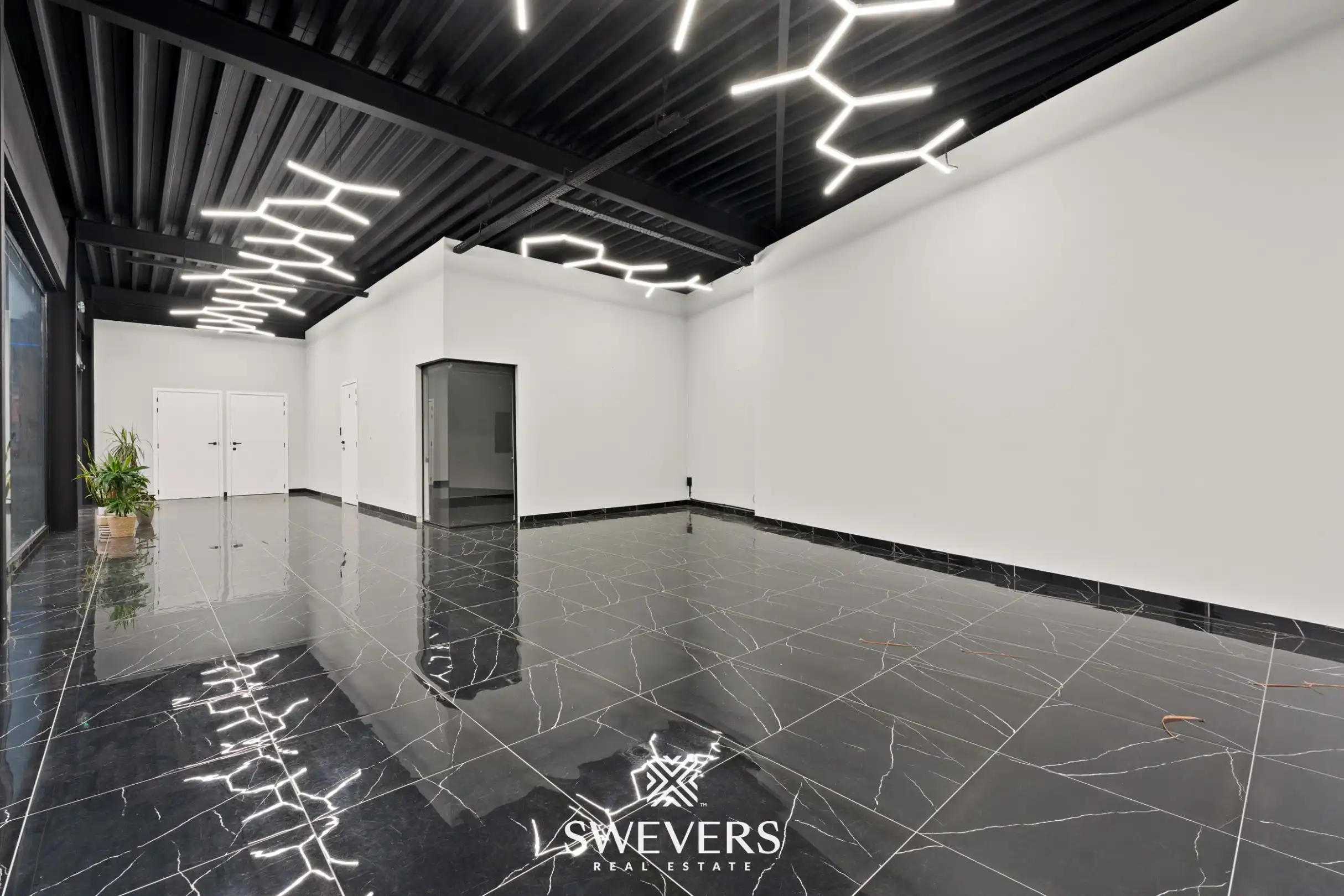 Showroom met commerciële mogelijkheden en toplocatie in Houthalen foto 6