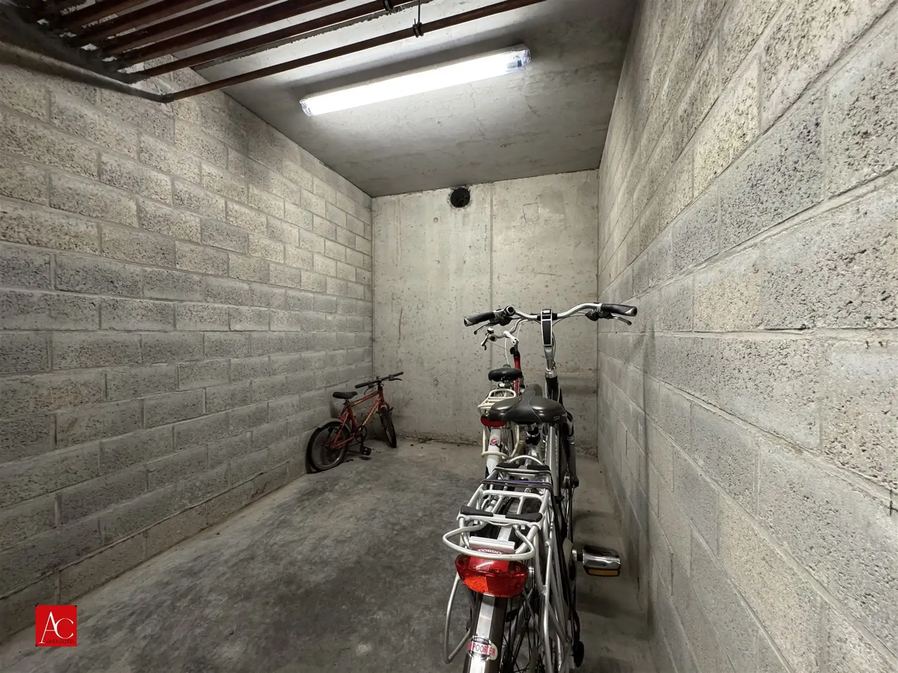 Appartementsgebouw met 12 entiteiten  foto 9