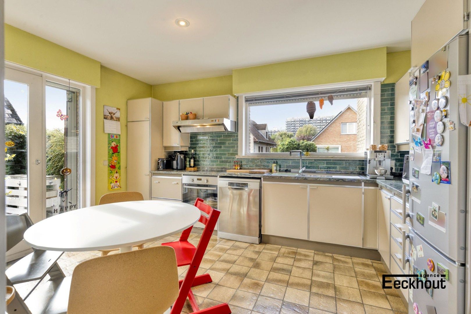 Alleenstaande woning met tuin en garage in rustige straat! foto 9