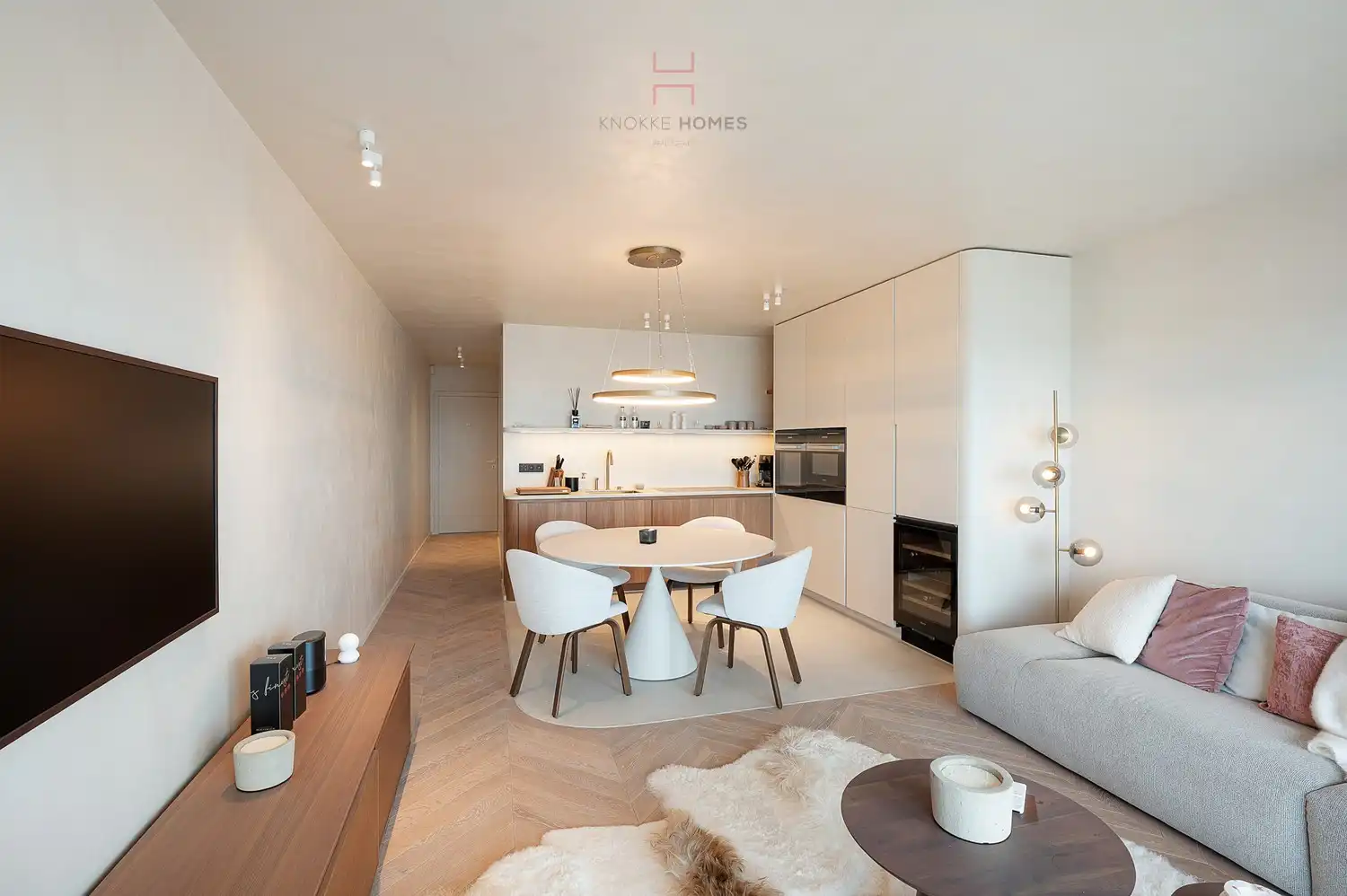 Stijlvol gerenoveerd appartement op het Rubensplein met een prachtig frontaal zicht op zee foto 10