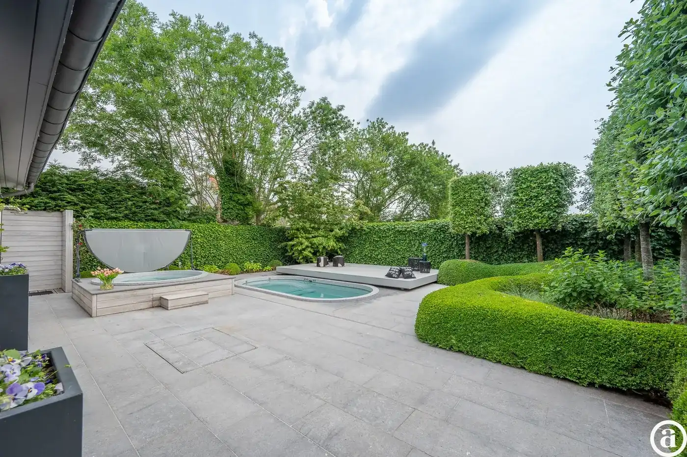 Hedendaagse alleenstaande villa in rustige omgeving te Knokke foto 4