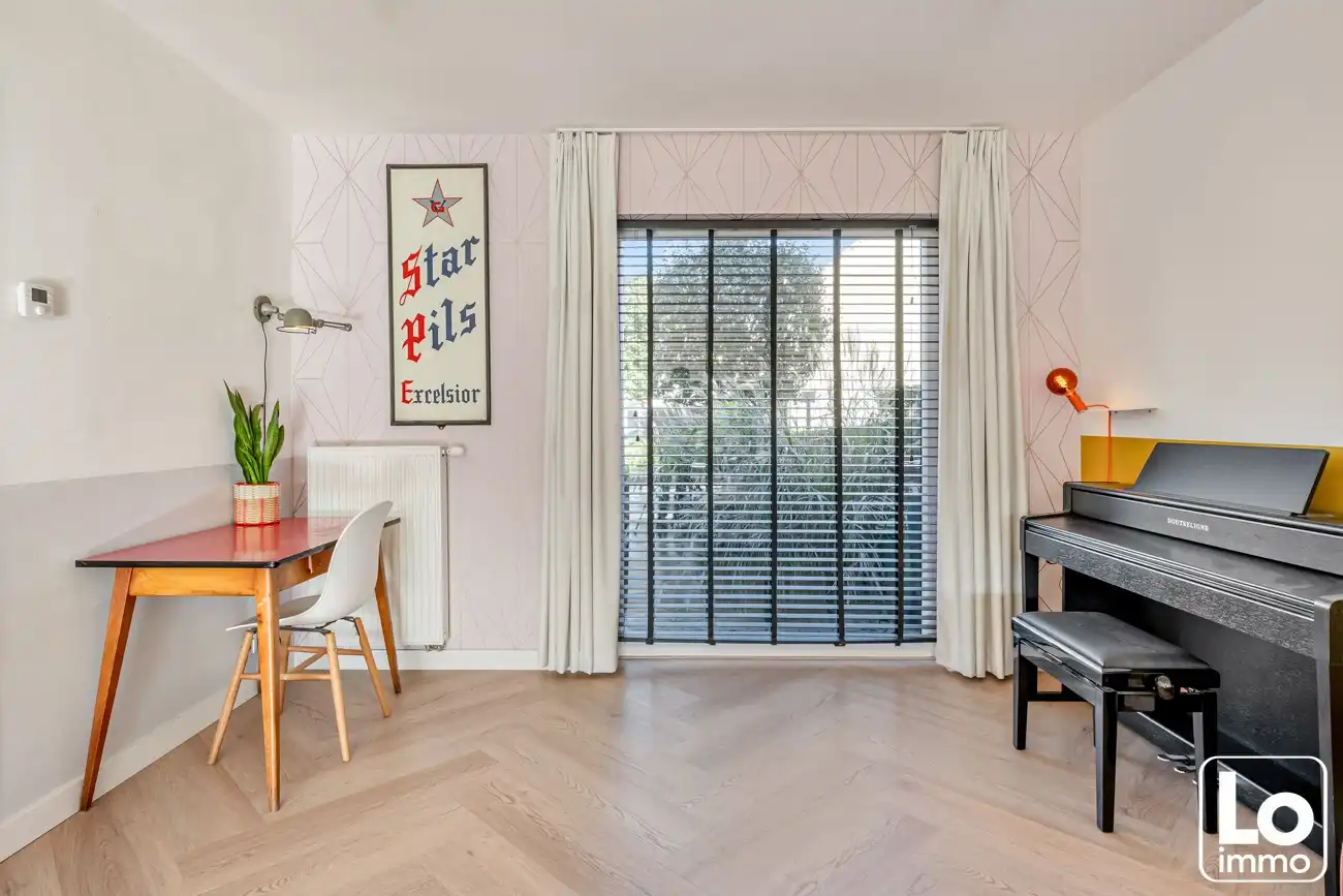 Recente gezinswoning met 3 slaapkamers en mooie zuidwest gerichte tuin foto 3