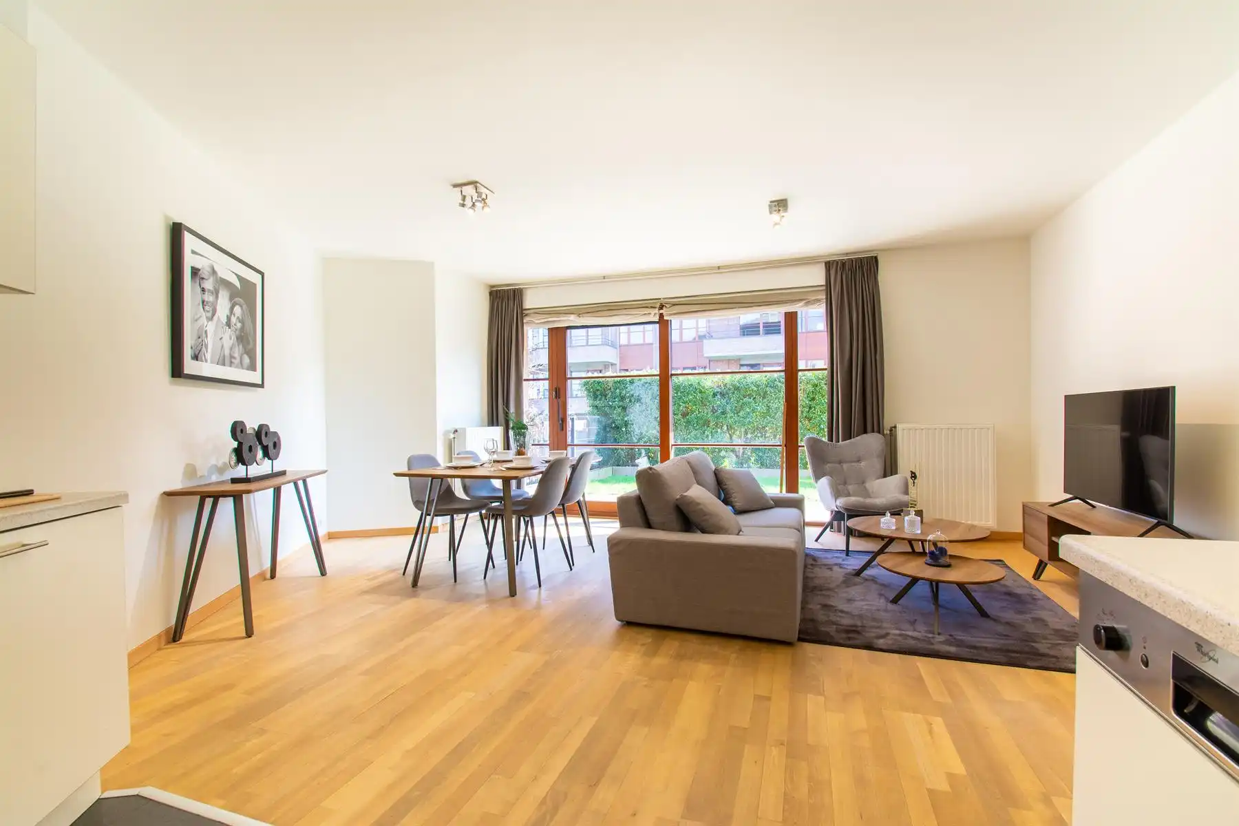 Prachtig appartement - 2 Kamers + TERRAS met TUIN! foto 3