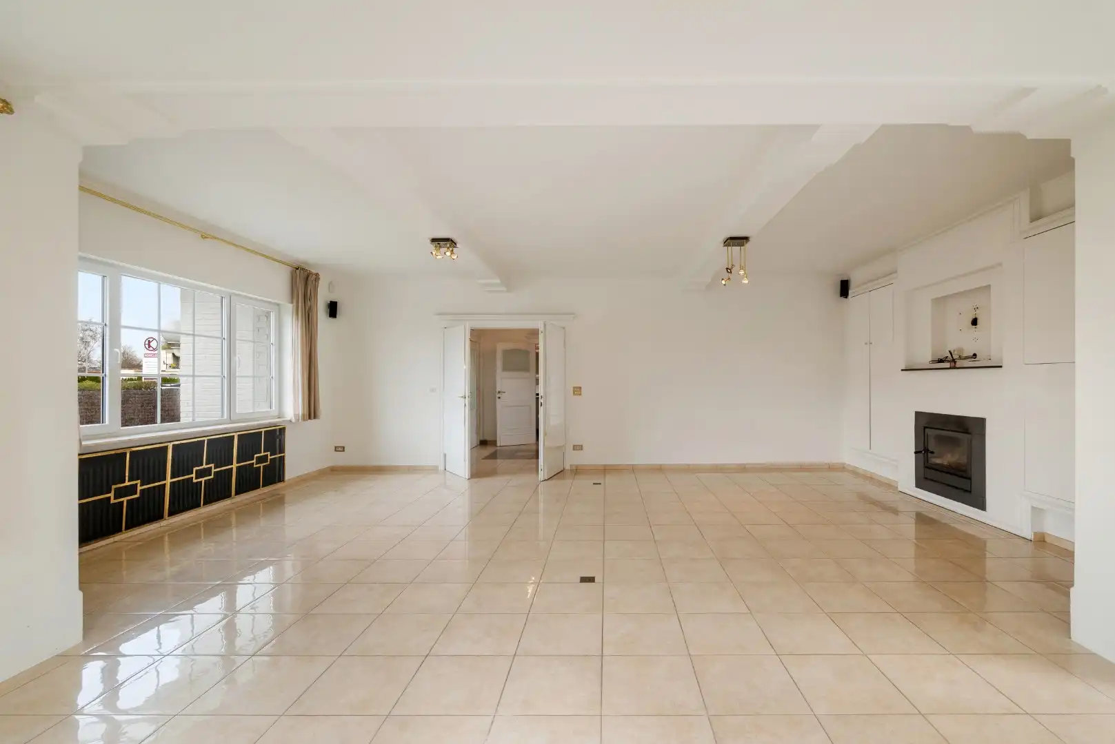 Stijlvolle villa met 5 slaapkamers op mooi perceel van 1325m² foto 3